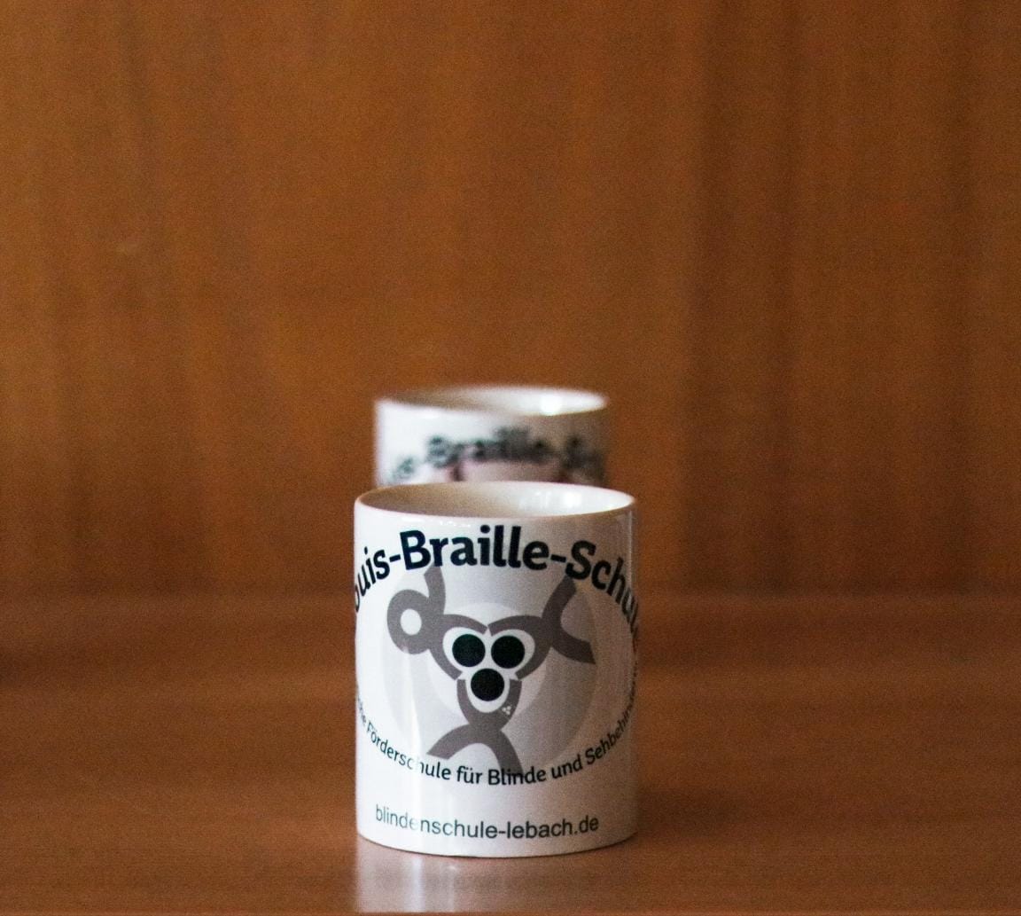 Tasse%20mit%20Logo%20der%20Schule Tasse%20mit%20Logo%20der%20Schule